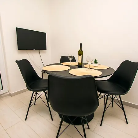 Aurora Apartment