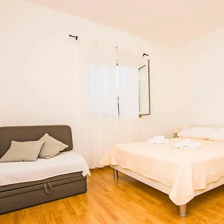Aurora Apartment *