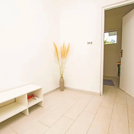 Aurora Apartment Mrljane