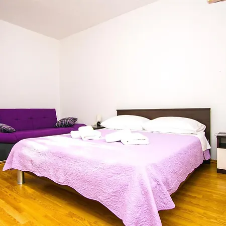 Apartment Aurora Mrljane